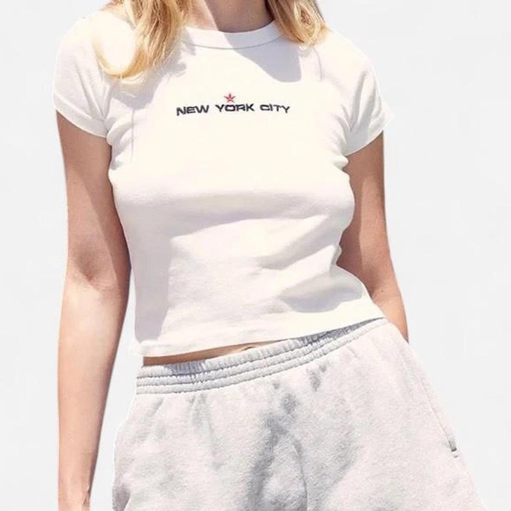 Brandy Melville hailie ashlyn New York City top - white